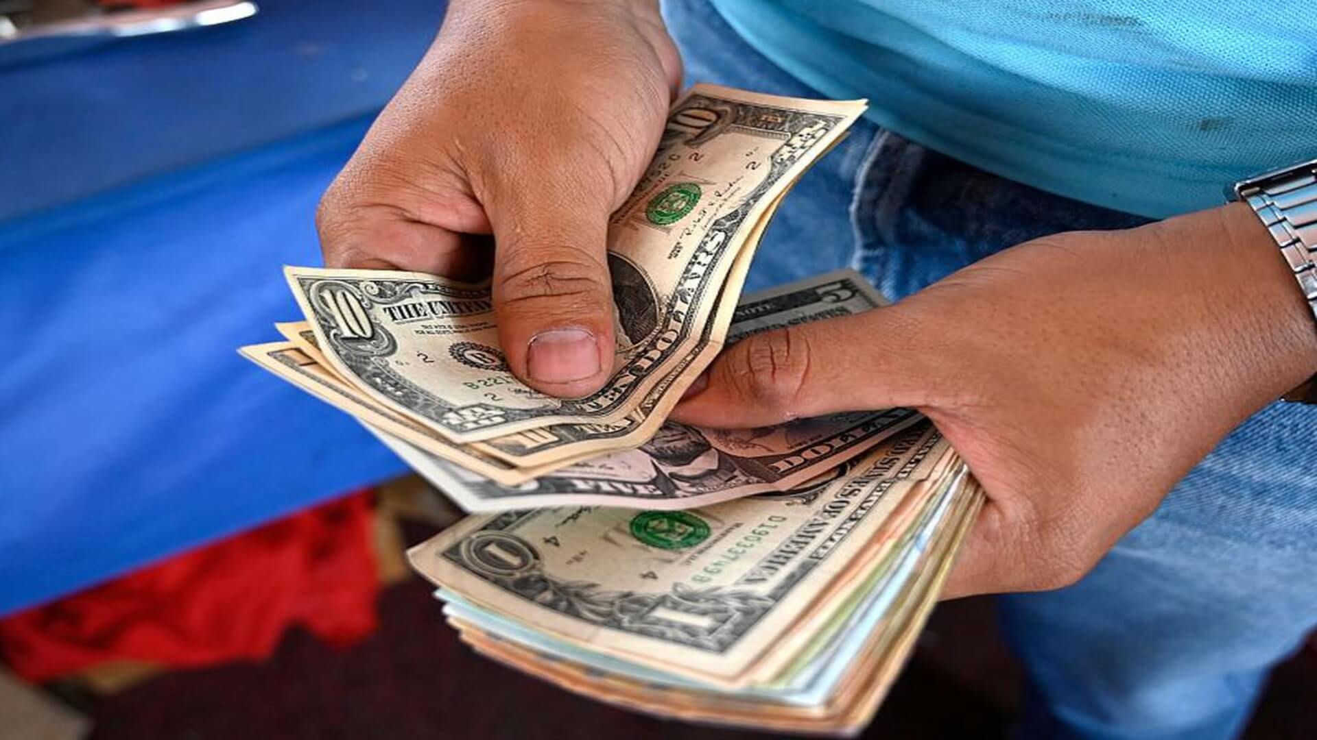 dolares-cuba.jpg