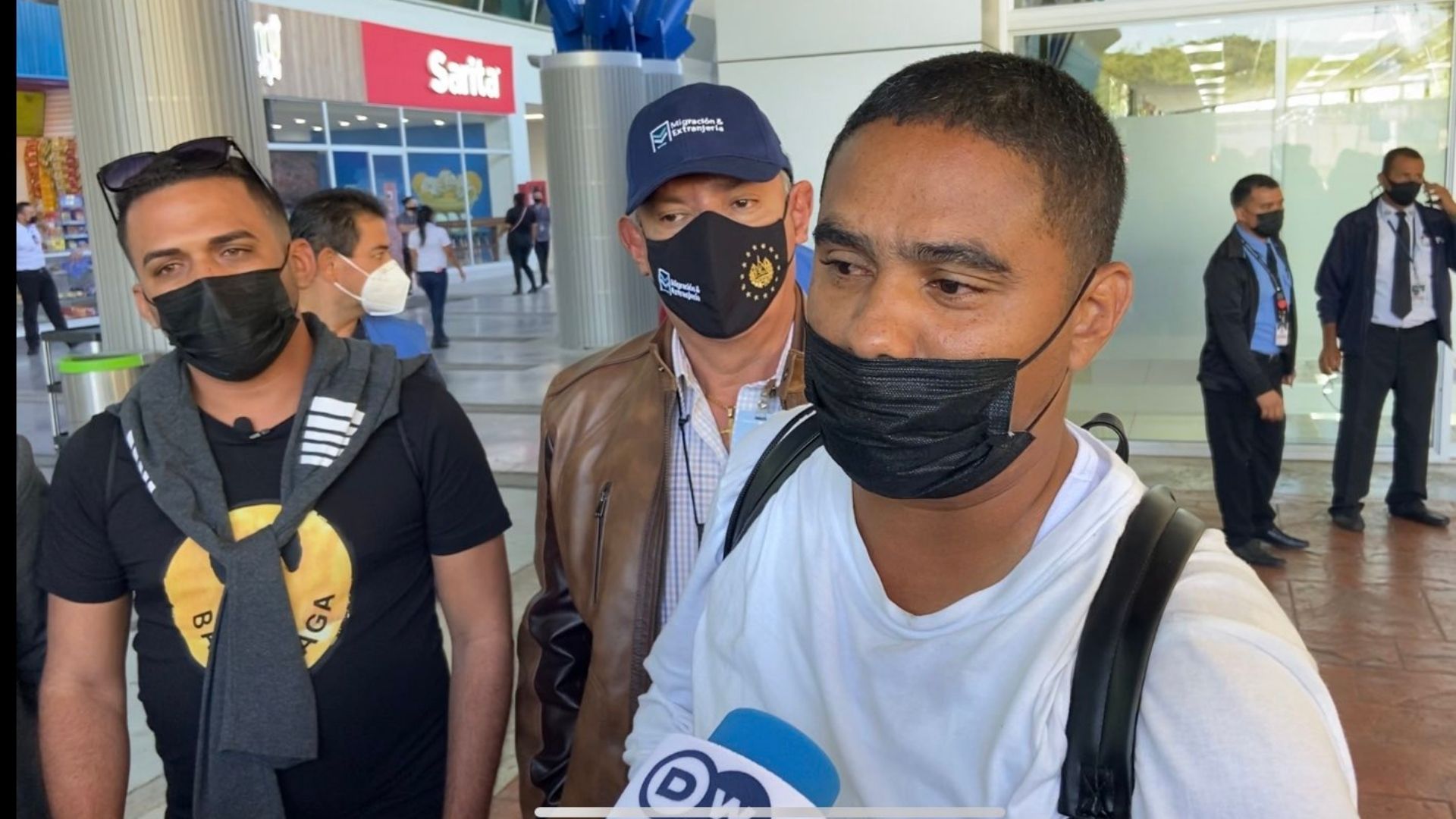 El presidente de El Salvador, Nayib Bukele, dio instrucciones a la Dirección General de Migración y Extranjería para dar apoyo a los reporteros independientes cubanos