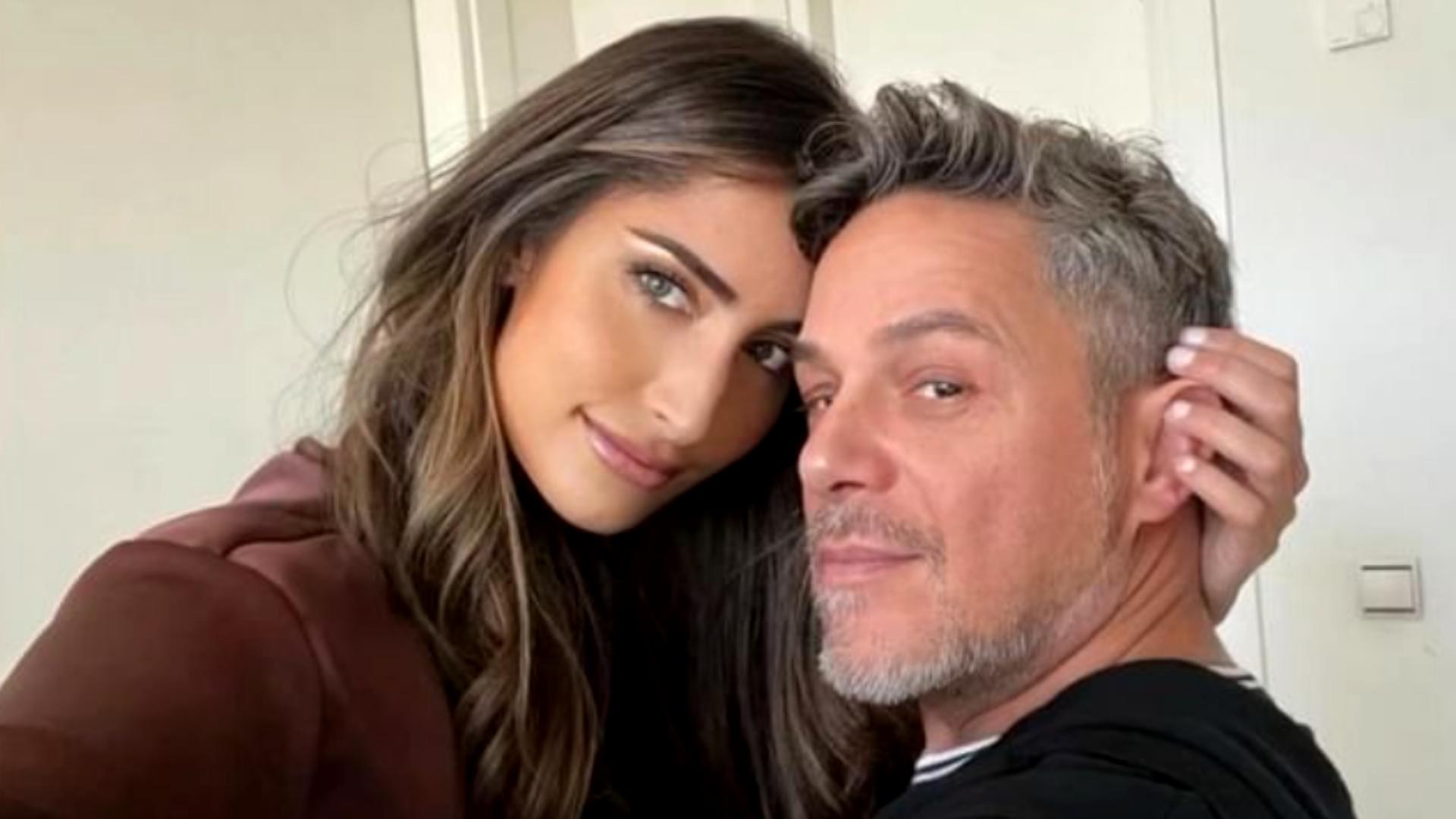 Rachel Valdés abrazada de Alejandro Sanz. Foto: Instagram
