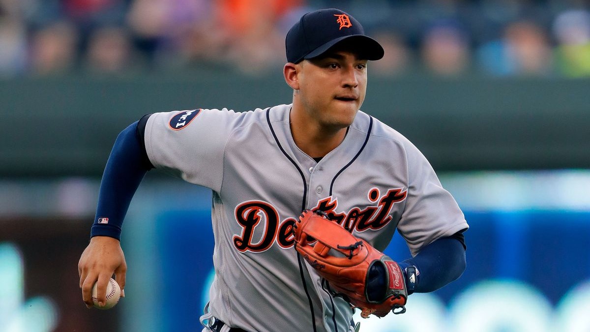 José Iglesias defendiendo la franela de los Tigres de Detroit