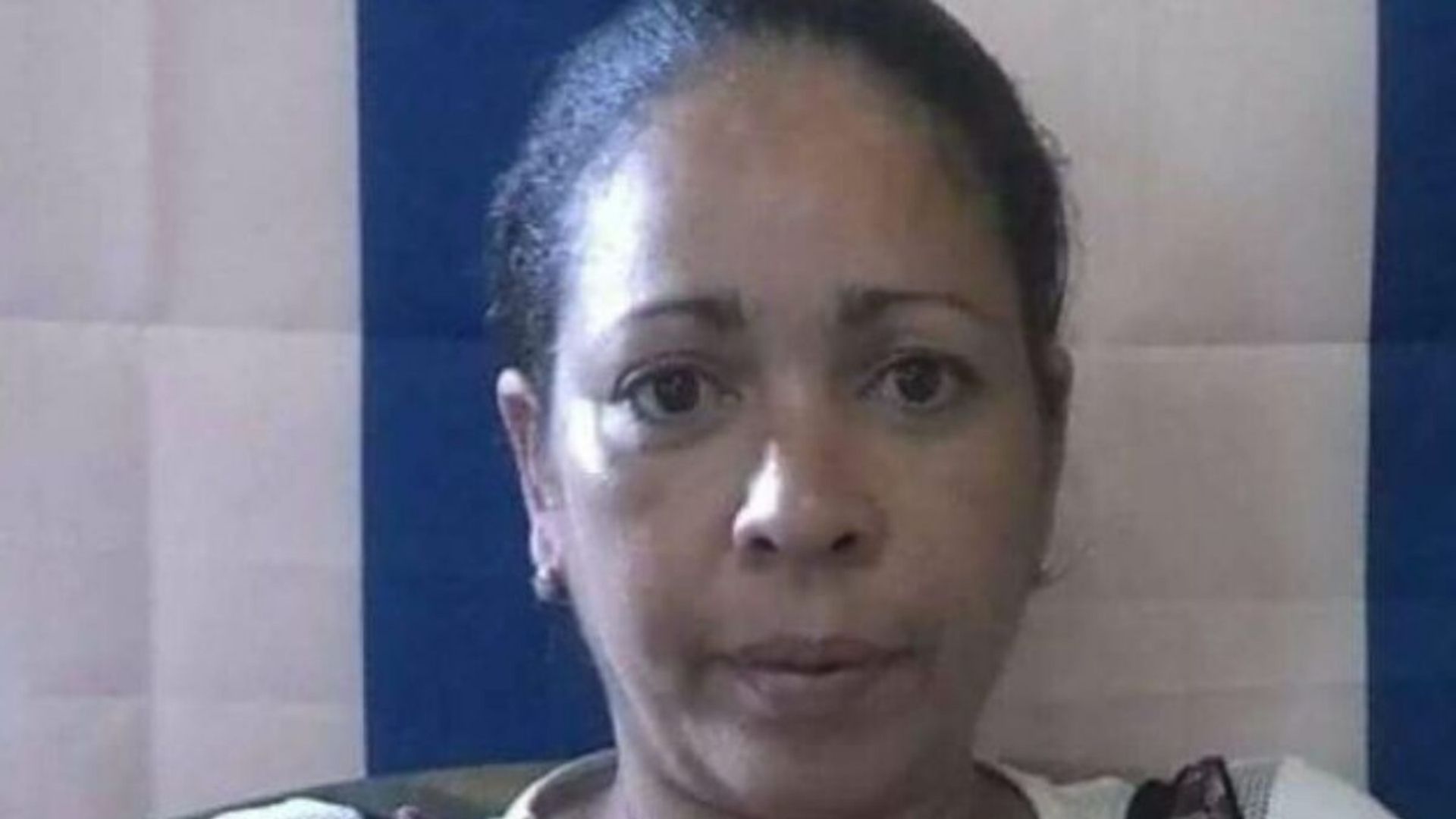 Las autoridades no le informaron por cuánto tiempo estaría en la celda de castigo y con las llamadas telefónicas suspendidas, lo que le impide comunicarse con sus hijas