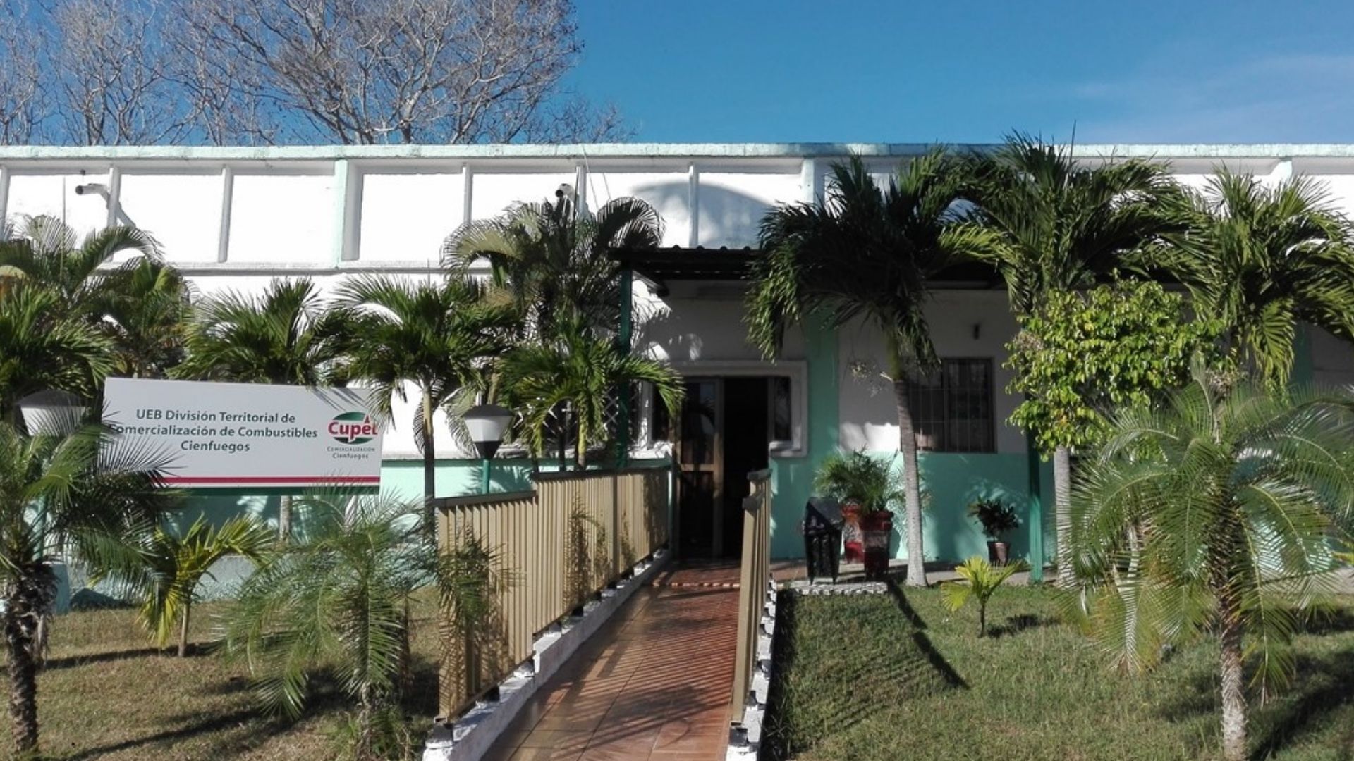 Las tres personas se encuentran hospitalizadas en estado de gravedad
