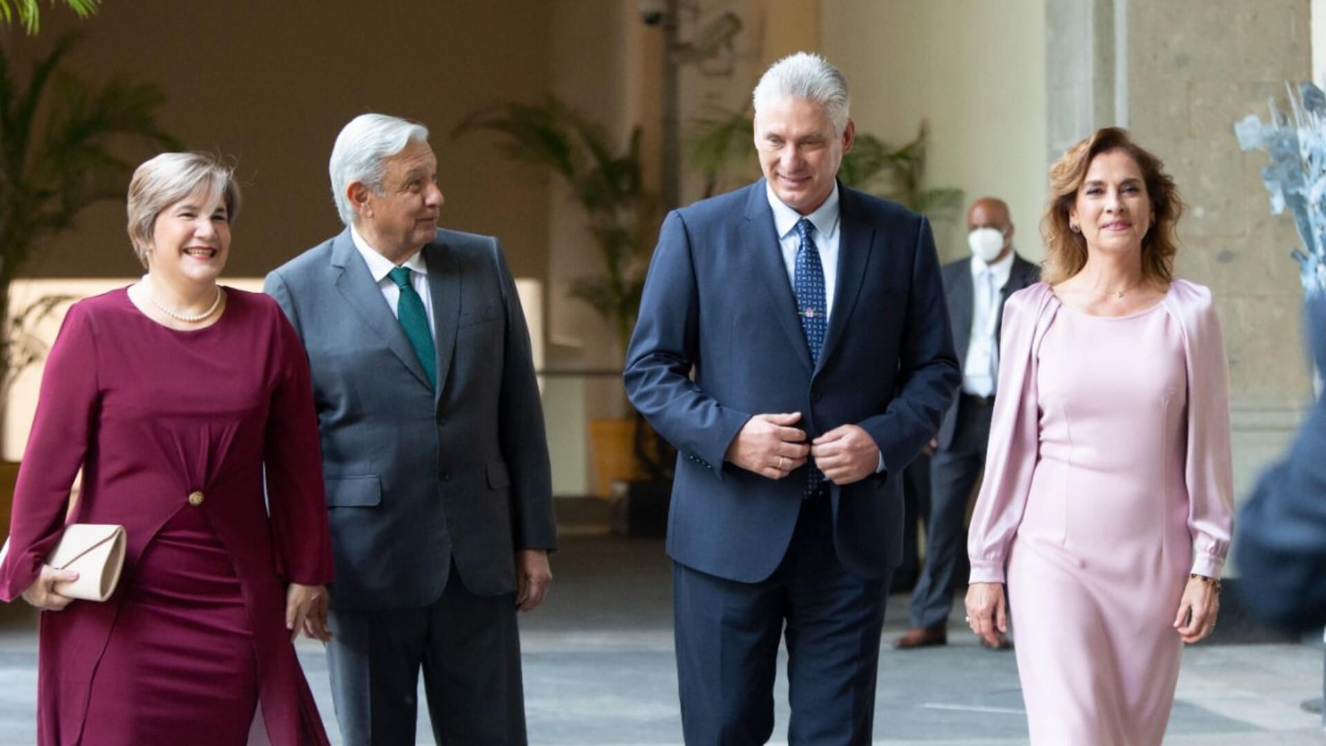 Jorge Ramos: visita de AMLO a Cuba es una traición a la democracia