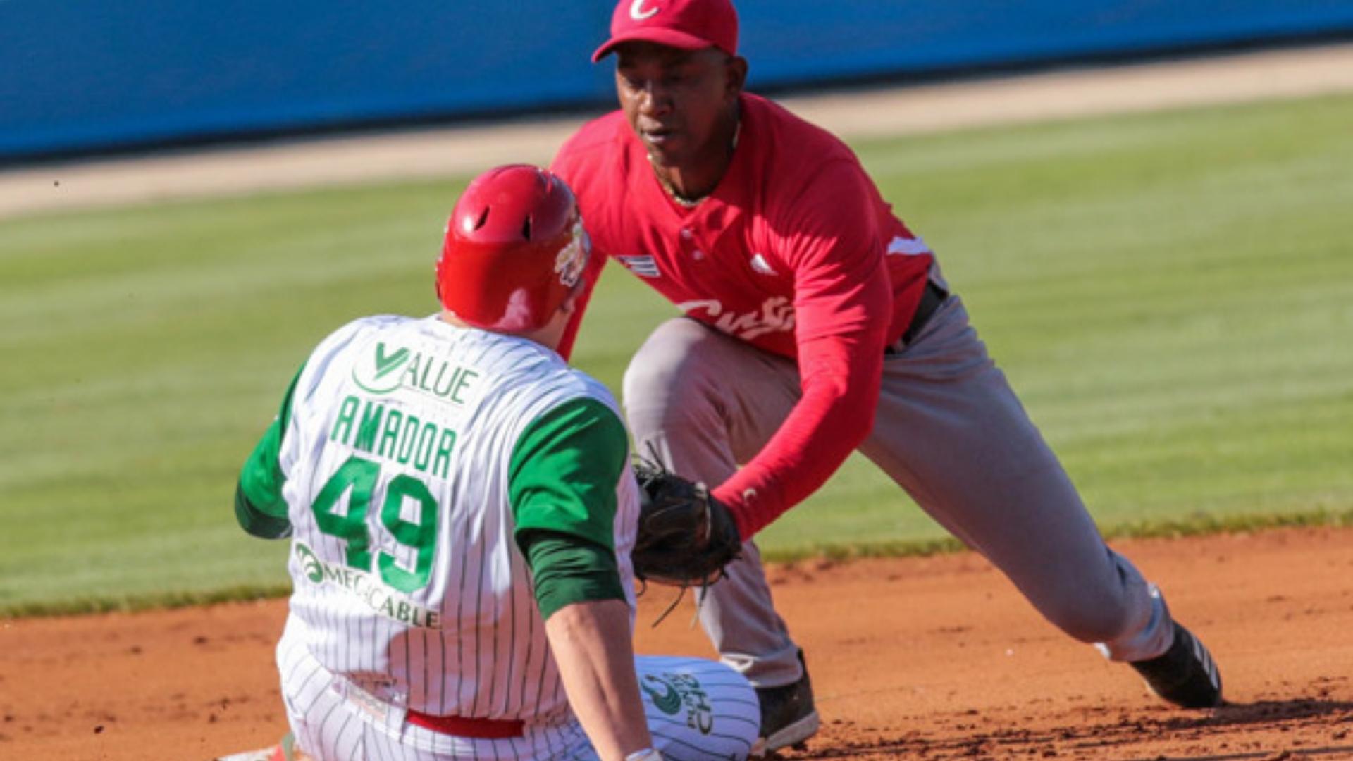 Pelotero cubano en Serie del Caribe. Foto: JIT