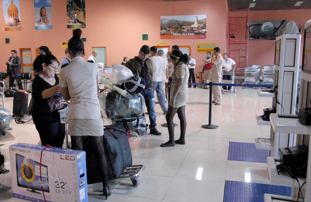 Prorrogan libre importación de comida y aseo