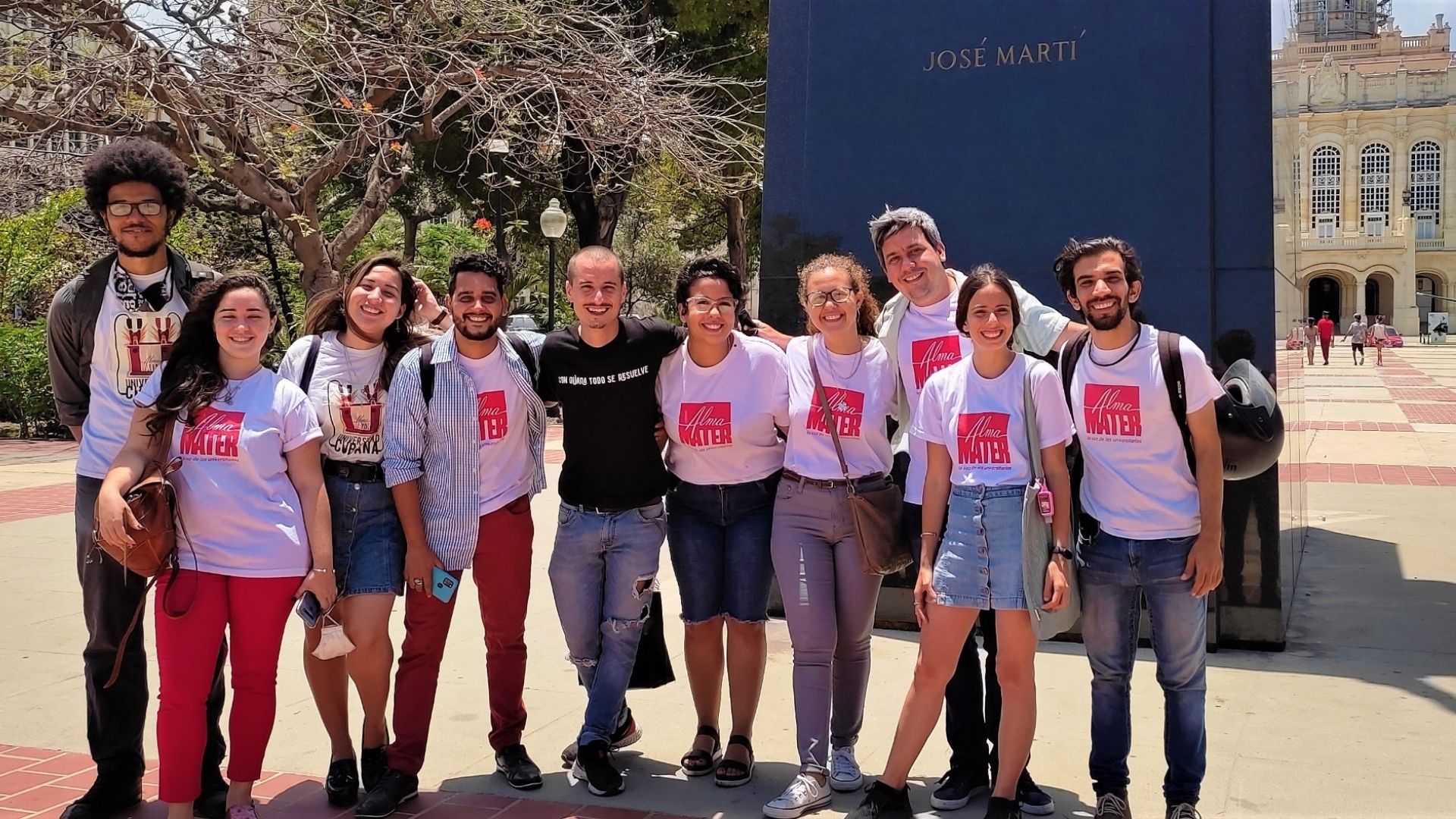 Cuando pidió explicaciones de su destitución, los funcionarios del régimen le dijeron que "la decisión, aprobada el 20 de abril, era producto de continuos errores en el trabajo editorial de la revista"