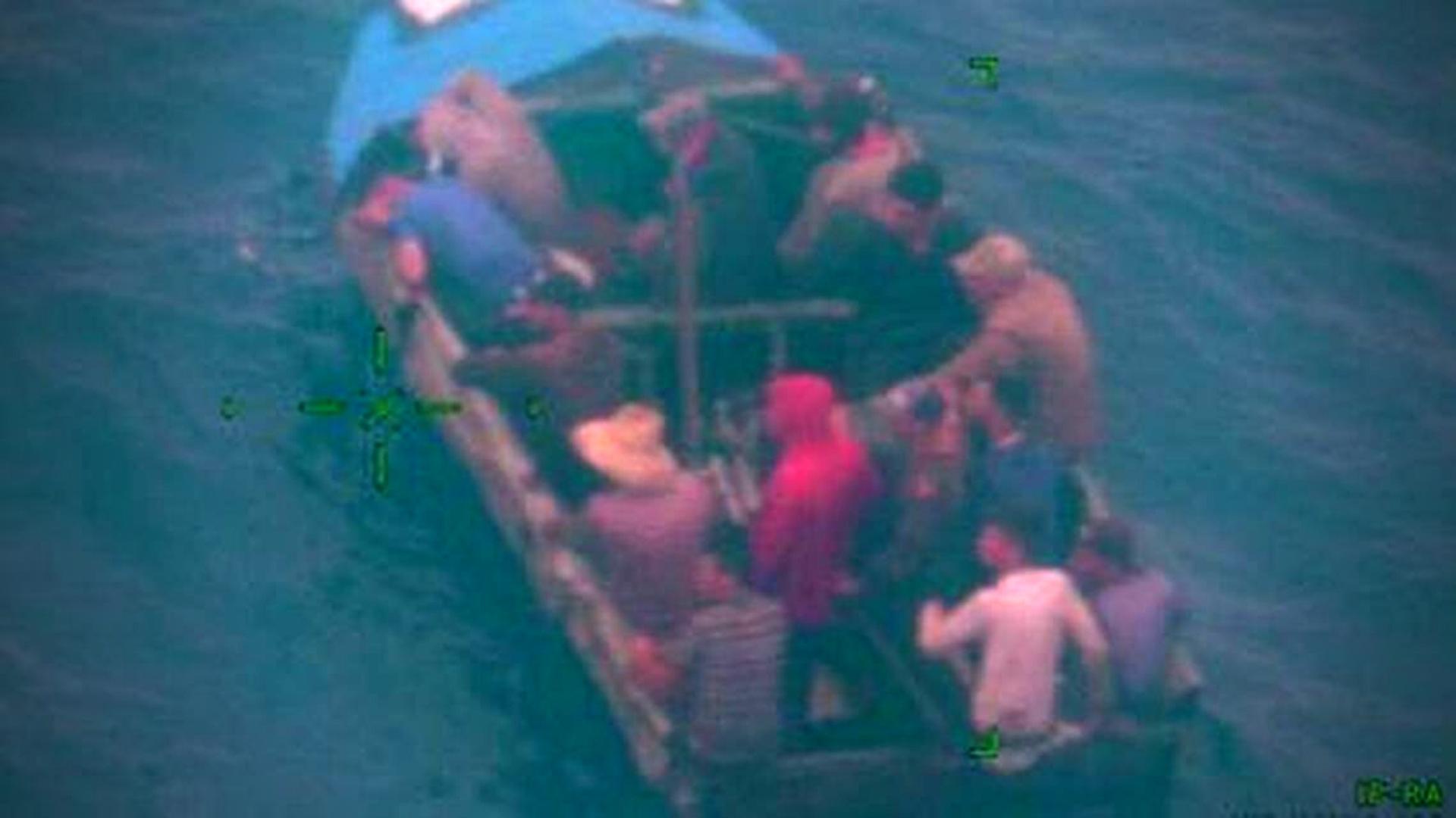 EEUU regresa 49 balseros a Cuba