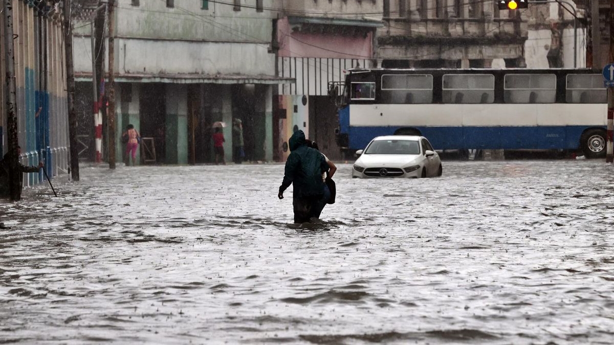 Lluvias dejan cerca de 300 derrumbes. Foto: EFE