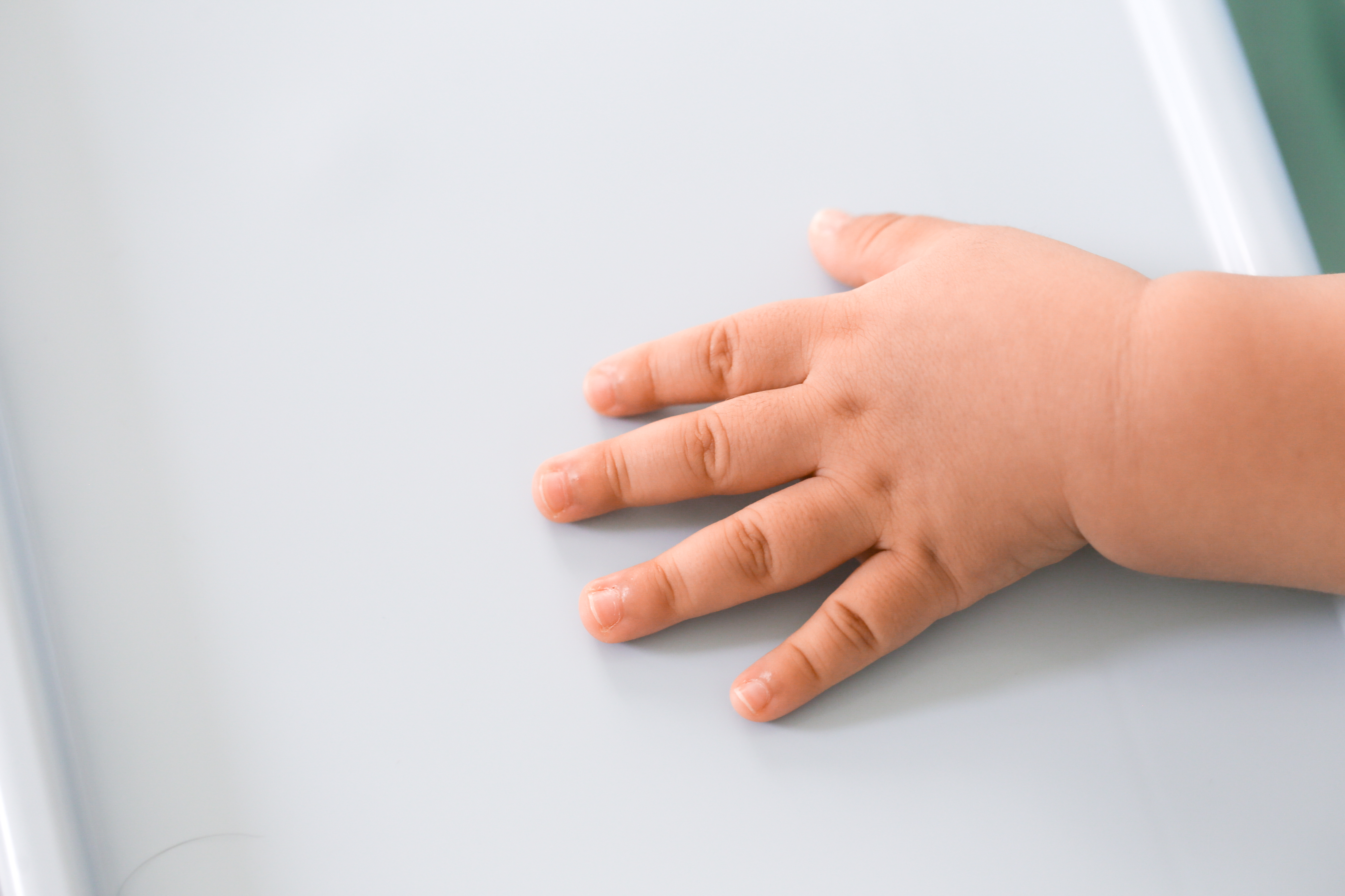 Niño de 8 años mata con la pistola de su padre a un bebé y hiere a una niña en Florida
