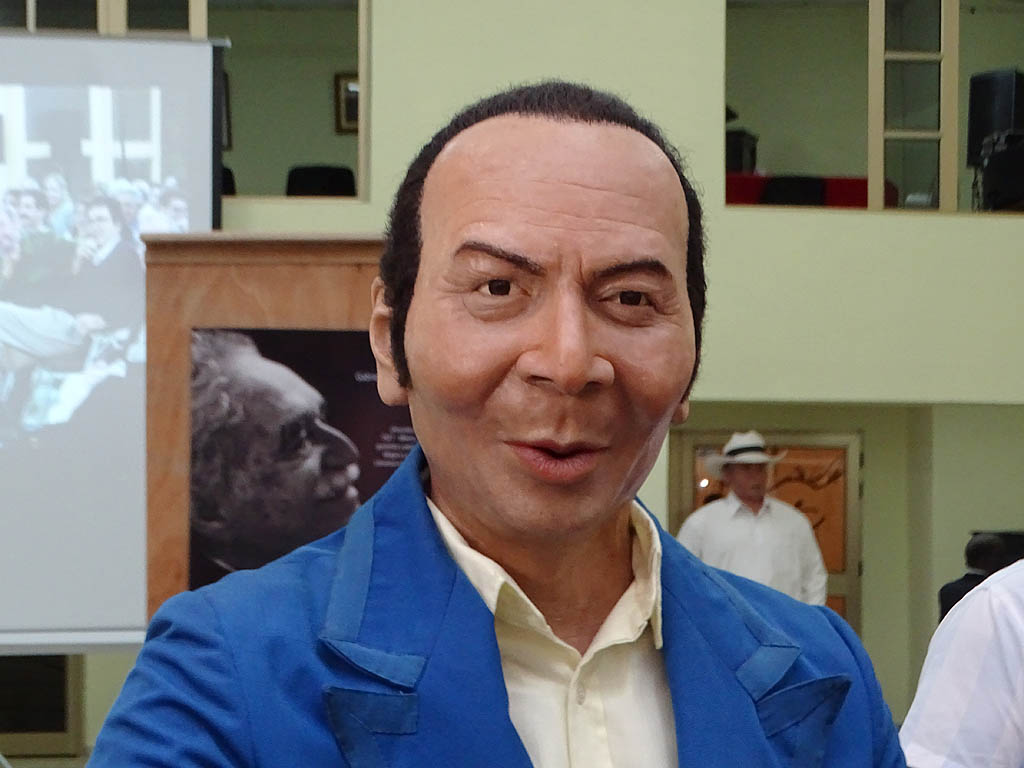 Luis Carbonel