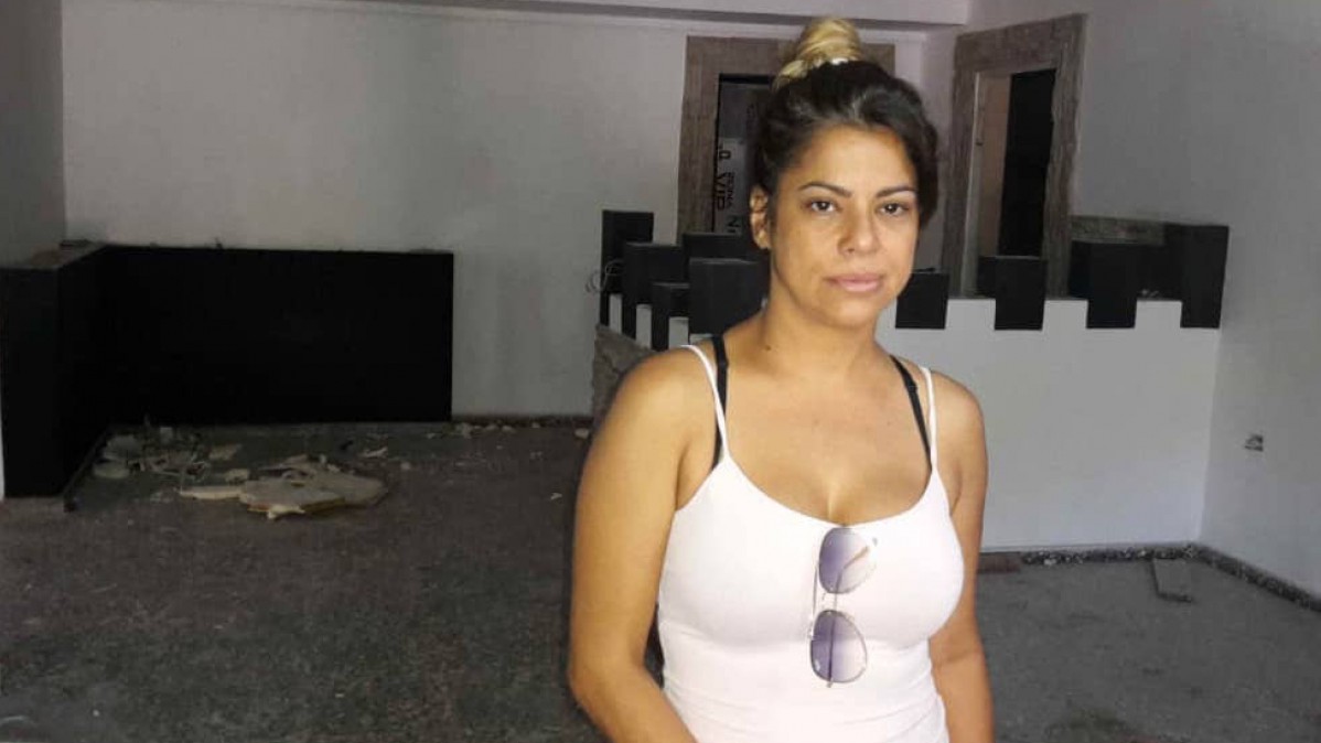 Zorabel en lo que fue su bar-restaurante./ Foto: Diario de Cuba